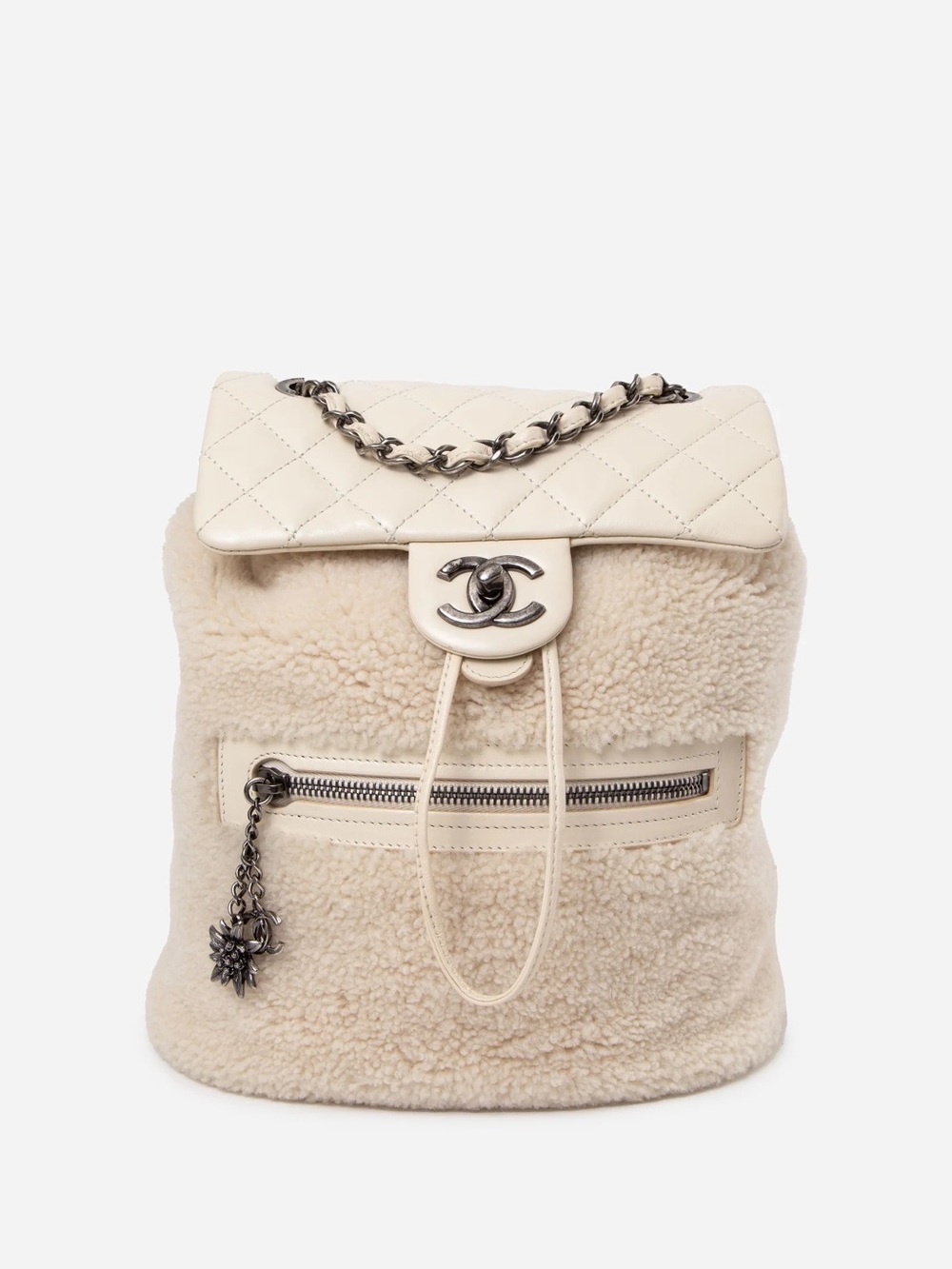Pre-Owned Chanel 2015–2016 White Shearling/Calf Salzburg Backpack